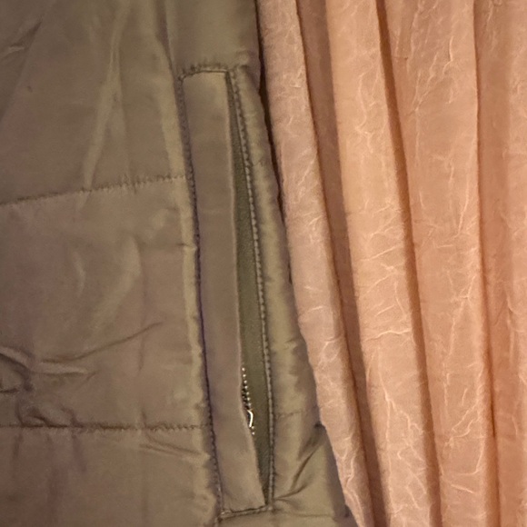 One Girl Who Vest with Faux Fur Collar - Picture 4 of 8